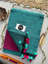 Indupriyaa C Green Nd Wine Handloom Khadi Cotton Saree